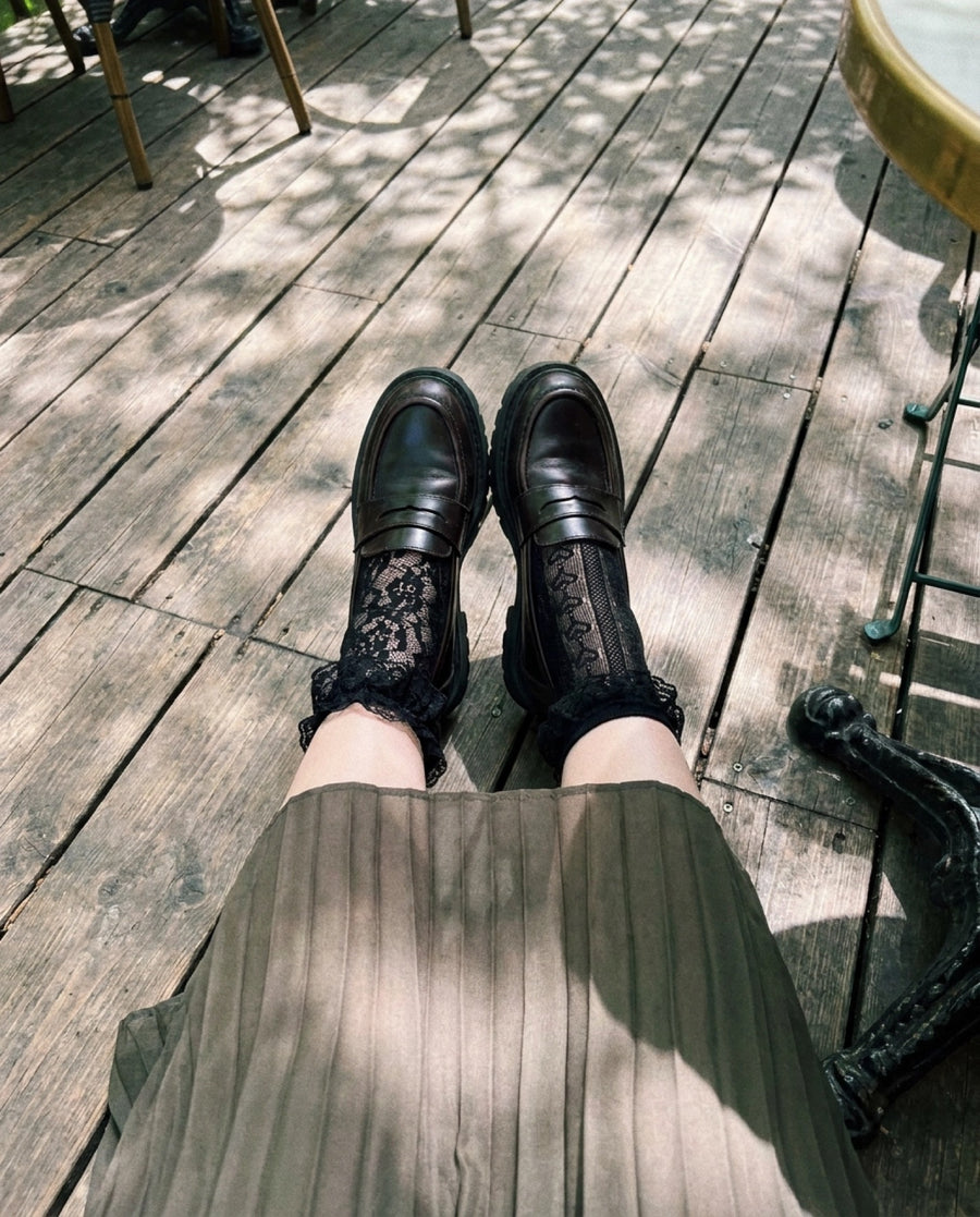 Frillora sock styling moment 15