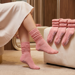Women's Slouch Grip Socks for Pilates & Barre lifestyle product image 4