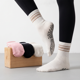 Women's Cushioned Pilates Grip Socks, 6 Pairs lifestyle product image 6