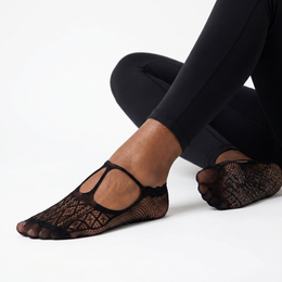 Women Black Lace No Show Socks Fishnet Mesh Sheer Non Slip Ankle Socks Hollow Out Net Thin Short Sexy Fancy Sock (US, Alpha, Large, Regular, Regular, Black - 4 pairs) lifestyle product image 4