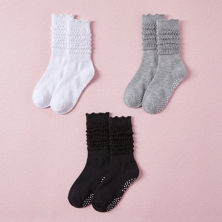 FRILLORA Women's Slouch Grip Socks for Pilates - Black, White, Grey - 3 Pairs