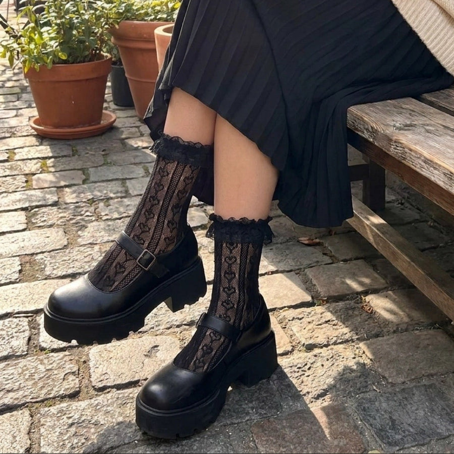 Frillora sock styling moment 14