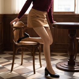FRILLORA SW181 hosiery in a styled indoor setting