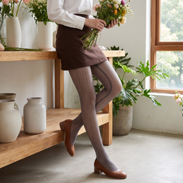 FRILLORA SW215 hosiery in a styled indoor setting