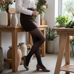 FRILLORA SW106 hosiery in a styled indoor setting