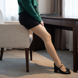 FRILLORA SW106 hosiery in a styled indoor setting