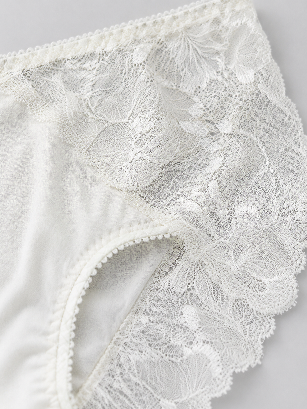 Mid Rise Silk Lace Briefs in White