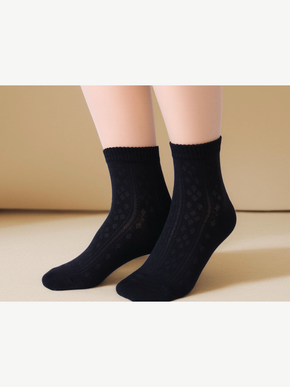 Silk Blend Crew Socks in Black
