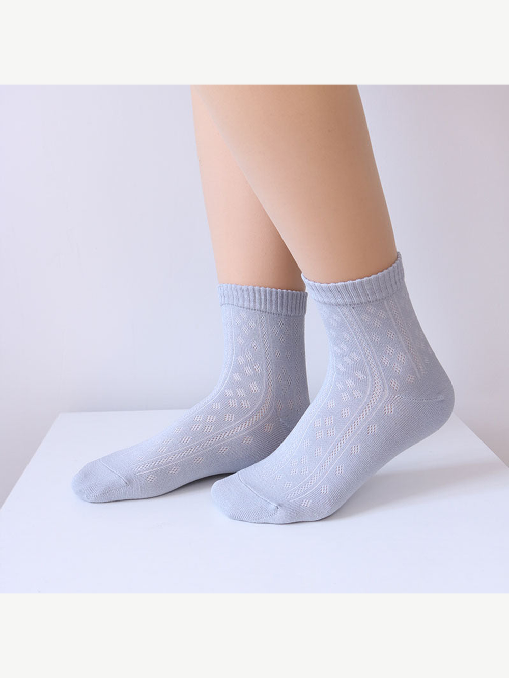 Silk Blend Crew Socks in Light Gray