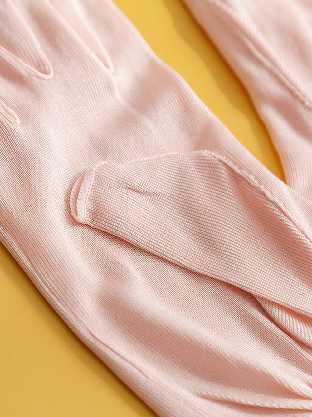 Silk Knit Fingerless Gloves in Pink