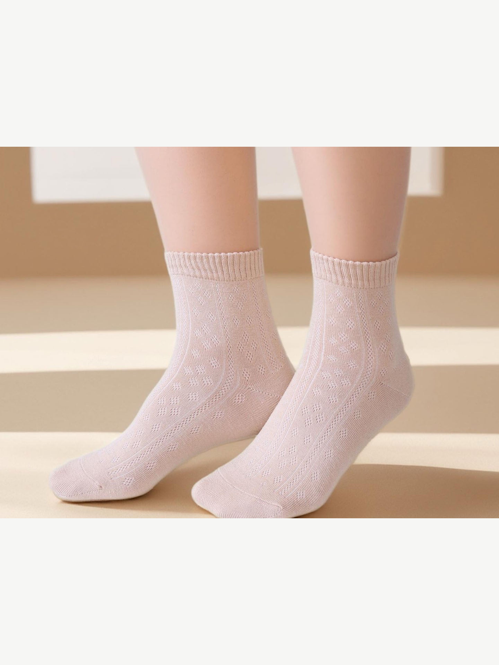 Silk Blend Crew Socks in Coffee